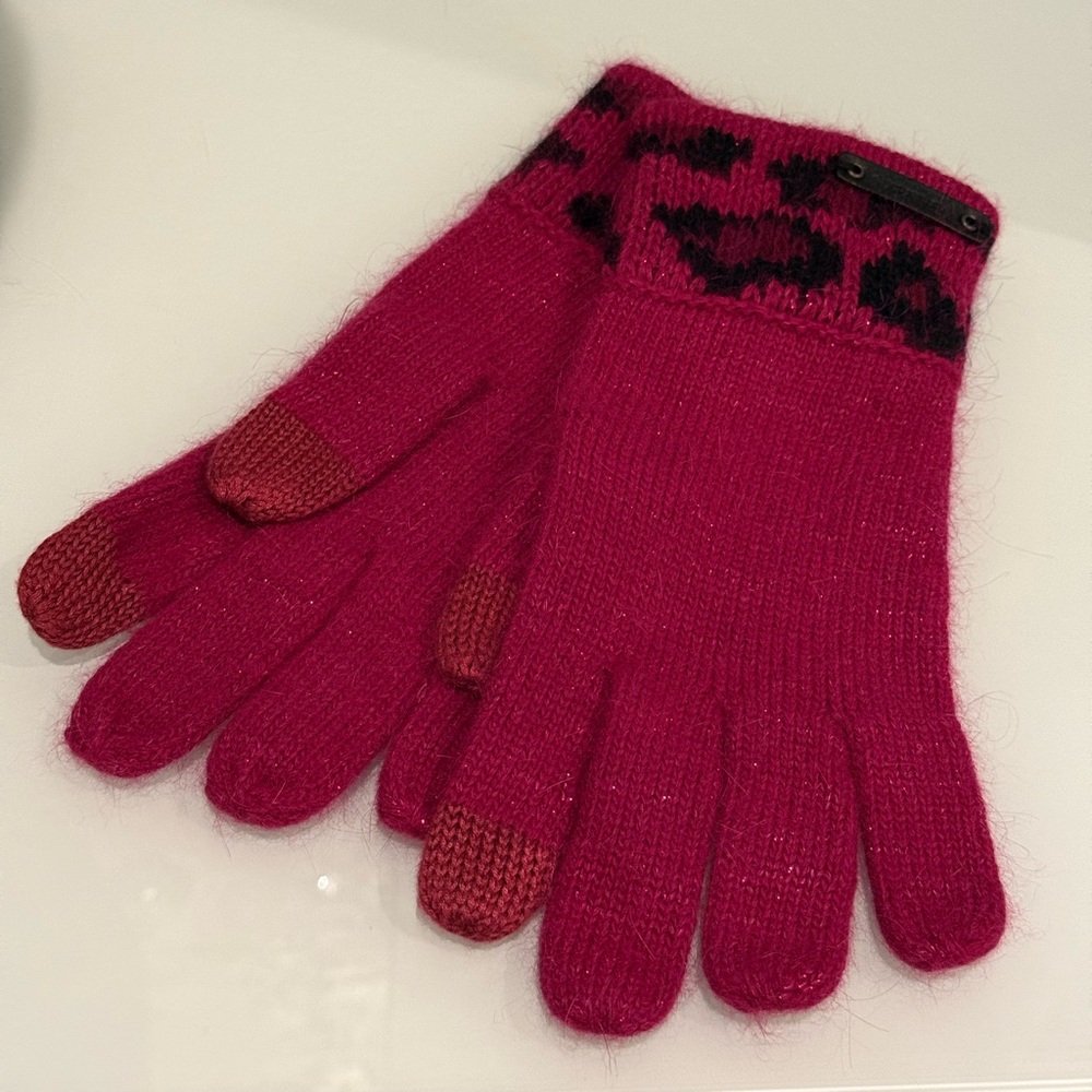 GLOVES
Coach Size: OS - Picture 6 of 6